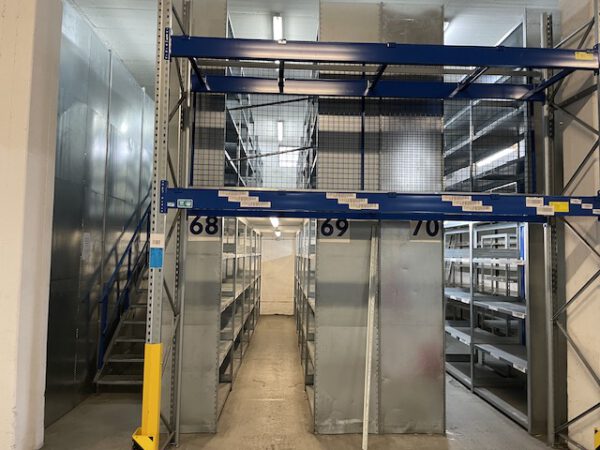 Fachbodenregalanlage, Bito, 2 geschossig, mit 2 Treppen und 2 Palettenübergabeplätze, gesamt ca. 347 Felder – gebraucht - : – Bild 17