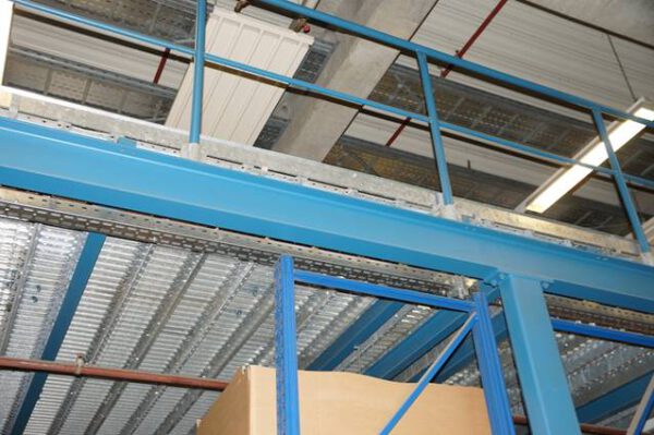 Stahlbau-Lagerbühne, ca. 480m2 mit Gitterrosten – gebraucht - : – Bild 17