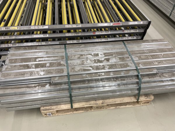 mind. 50 Felder Stückgutdurchlaufregal / Bereitstellregal für Kisten oder Kartonagen etc., SSI Schäfer – gebraucht – : – Bild 17