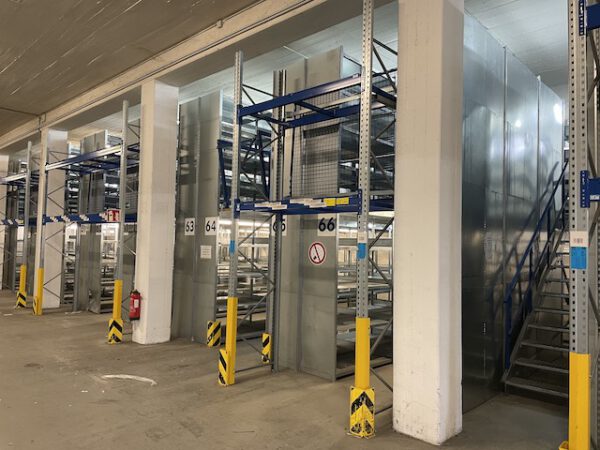 Fachbodenregalanlage, Bito, 2 geschossig, mit 2 Treppen und 2 Palettenübergabeplätze, gesamt ca. 347 Felder – gebraucht - : – Bild 18