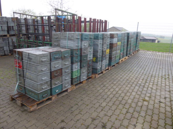 242 Stück Stapeltransportkisten, LF 14/6, 480/ 520 x300x200mm, Metall, guter Zustand  – gebraucht - :