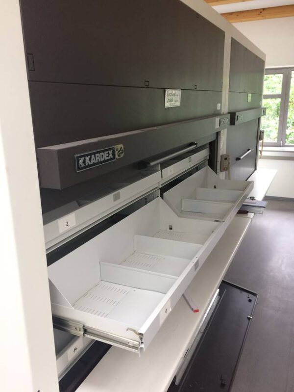 12 Stück Lagerpaternoster, Lista, 4m hoch, 450kg pro Gondel – gebraucht -: – Bild 19