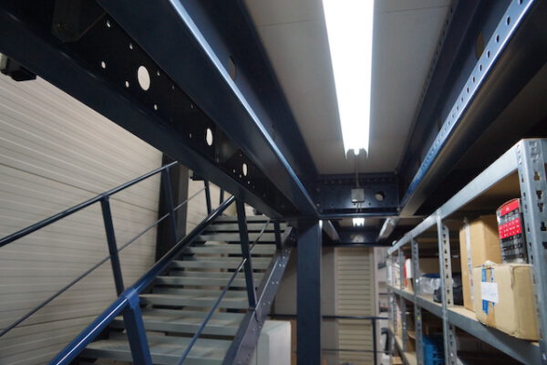 Lagerbühne, Bodenebene plus 2 Ebenen, 500kg/m2, Grundfläche 56m – gebraucht - : – Bild 19
