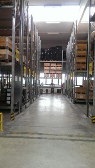 verfahrbares Palettenregal, Constructor, über 972 Paletten bzw. Gitterboxenplätze, 1.000kg pro Palette – gebraucht - : lagertechnik