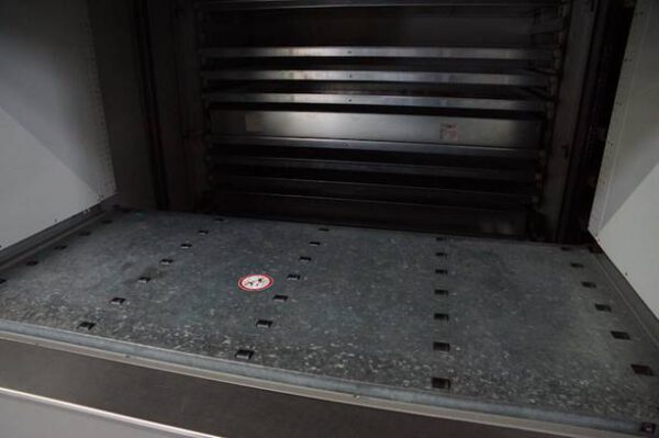 3 x Liftsysteme, Kardex, 180 bzw. 190kg / Tablar, Höhe 8m (kürzbar), Tablare: 0,82 x 1,85m– gebraucht -: – Bild 23