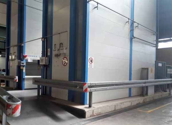 4 Stück Lagerlift, Shuttle, Kardex, ca. 10,90m hoch (kürzbar), Tablargröße: ca. 2850x864mm, 240kg / Tablar, mit vielen Tablaren – gebraucht -: lagertechnik