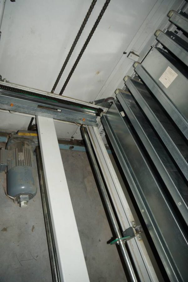 3 x Liftsysteme, Kardex, 180 bzw. 190kg / Tablar, Höhe 8m (kürzbar), Tablare: 0,82 x 1,85m– gebraucht -: – Bild 27