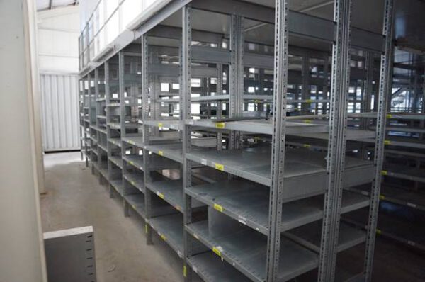 Fachbodenregalanlage mit Freifläche im OG, SSI Schäfer, R3000, Grundfläche ca. 167m2 – gebraucht - : lagertechnik