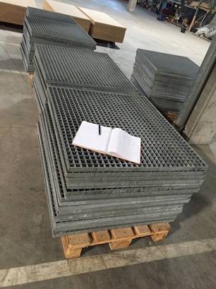 3 – stöckige Fachbodenregalanlage, SSI Schäfer, ca. 570 Felder – gebraucht - : lagertechnik