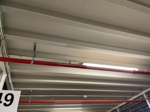 Große Fachbodenregalanlage (ca. 3.600m2), Dexion, 2 geschossig (könnte noch aufgestockt werden) mit 3 Treppen und 4 x 2er Palettenübergabeplätze, auf Wunsch mit Aufzug, Durchlaufregalen und umlaufender Lagerbühne, gesamt ca. 2.400 Felder – gebraucht - : – Bild 36