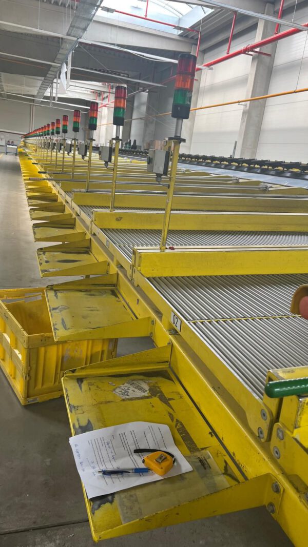 Kippschalensorter, Beumer, 81 Sorterendstellen,  – gebraucht - : – Bild 37