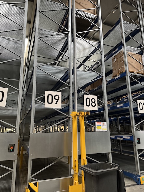 Palettenverschieberegalanlage, Bito, Höhe ca. 8m, 900kg / Palette, 3,60m Traversen, ca. 2.684 Stellplätze - gebraucht - : lagertechnik Palettenverschieberegalanlage, Bito, Höhe ca. 8m, 900kg / Palette, 3,60m Traversen, ca. 2.684 Stellplätze - gebraucht - : – Bild 47