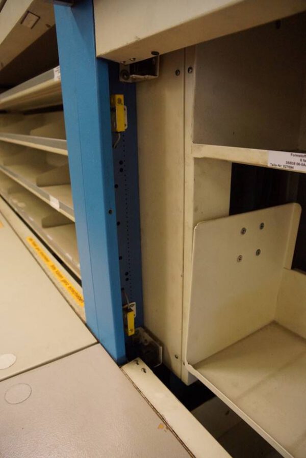9 Stück Lagerpaternoster, Hänel und Kardex, Höhe zwischen ca. 2,42m und ca. 2,92m, Traglast 80 bis 140kg / Gondel – gebraucht -: – Bild 39