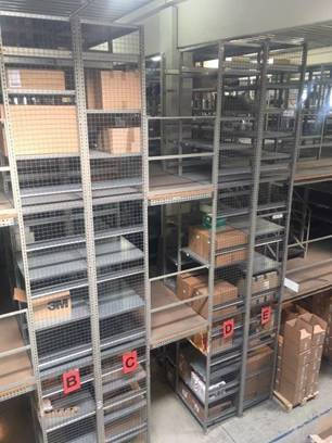 3- stöckige Fachbodenanlage, ca. 392 Felder, Böden 0,95m x 0,78m – gebraucht - : lagertechnik
