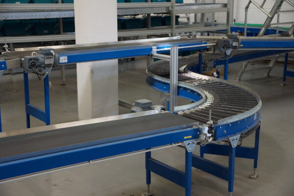 Komplette Fördertechnikanlage, ca. 200m, Rollenbreite 40 und 60cm - gebraucht - : lagertechnik