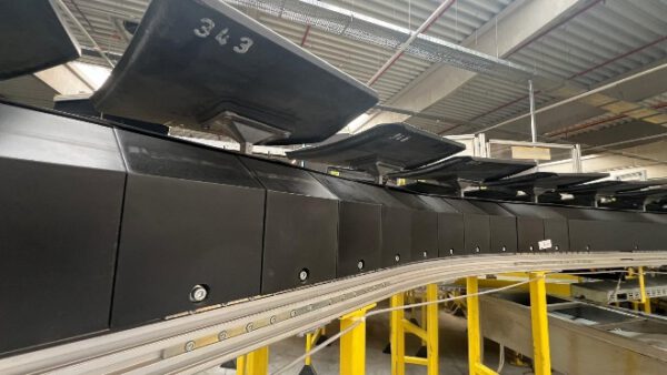 Kippschalensorter, Beumer, 81 Sorterendstellen,  – gebraucht - : – Bild 45
