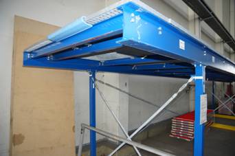 Palettenregal, bzw. kleine Lagerbühne mit Gitterrosten, Traglast 500kg/m2, – gebraucht -: lagertechnik