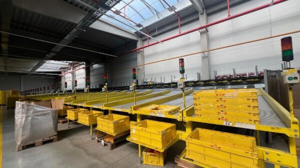 Kippschalensorter, Beumer, 81 Sorterendstellen,  – gebraucht - : – Bild 47