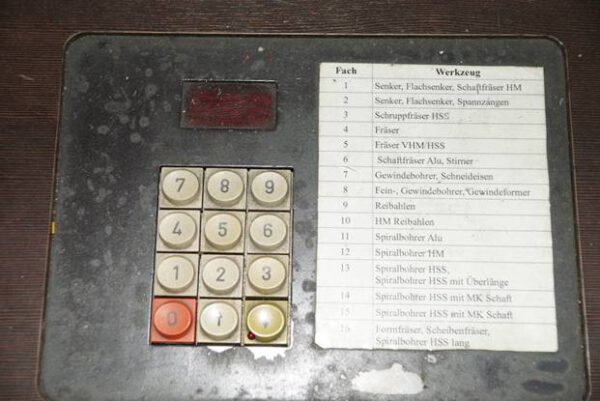 9 Stück Lagerpaternoster, Hänel und Kardex, Höhe zwischen ca. 2,42m und ca. 2,92m, Traglast 80 bis 140kg / Gondel – gebraucht -: – Bild 50