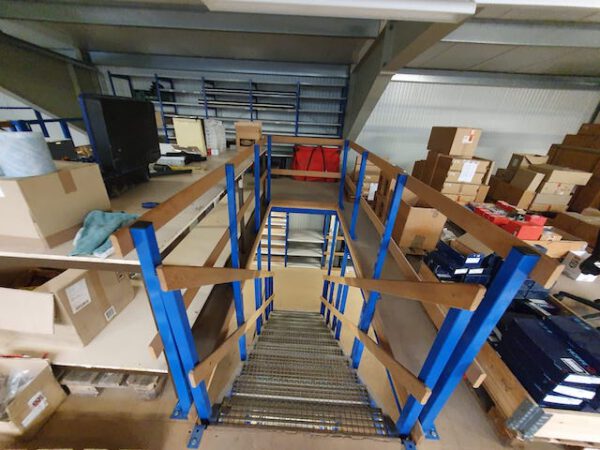 Fachbodenregalanlage, 3 geschossig, 3 OG als Freifläche, ca. 446 Felder, Böden ca. 0,60m x 1m – gebraucht - : – Bild 50