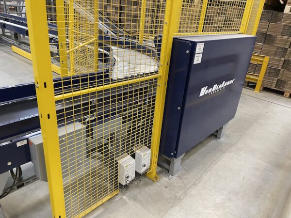 Große Fördertechnikanlage ca. 700m Fördertechnik, inkl. Schuhsorter, Ambaflex Höhenförderer, Packplätzen, Waagen, Scanner, Ersatzteilpaket, Scherenrollenbahnen, etc. - gebraucht - : – Bild 26