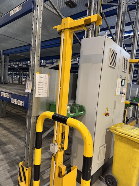 Palettenverschieberegalanlage, Bito, Höhe ca. 8m, 900kg / Palette, 3,60m Traversen, ca. 2.684 Stellplätze - gebraucht - : lagertechnik Palettenverschieberegalanlage, Bito, Höhe ca. 8m, 900kg / Palette, 3,60m Traversen, ca. 2.684 Stellplätze - gebraucht - : – Bild 17