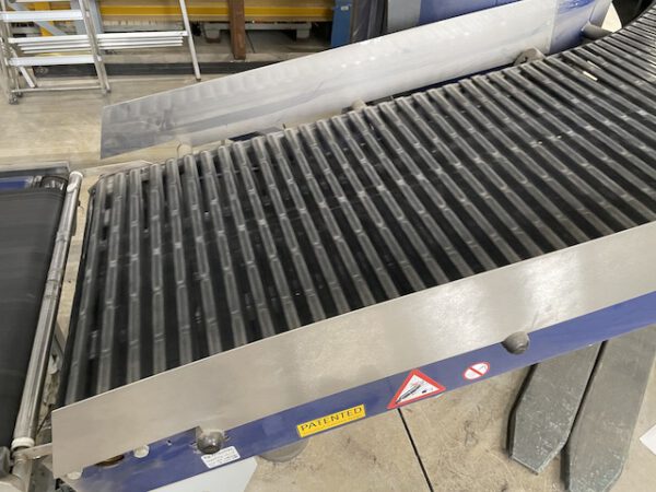 Große Fördertechnikanlage ca. 700m Fördertechnik, inkl. Schuhsorter, Ambaflex Höhenförderer, Packplätzen, Waagen, Scanner, Ersatzteilpaket, Scherenrollenbahnen, etc. - gebraucht - : – Bild 16