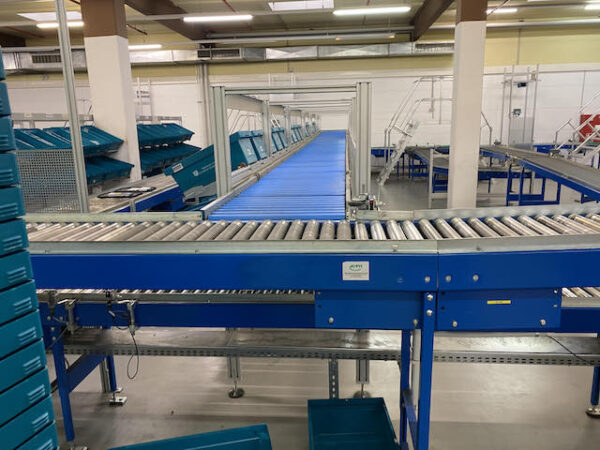 Komplette Fördertechnikanlage, ca. 200m, Rollenbreite 40 und 60cm - gebraucht - : lagertechnik