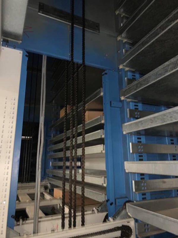 7 Stück Lagerlift, Kardex, ca. 6,30m bzw 1x 6,90m hoch (kürzbar), 2 Tablargrößen, 215/230kg pro Tablar, 1 Gerät 150kg – gebraucht -: – Bild 12