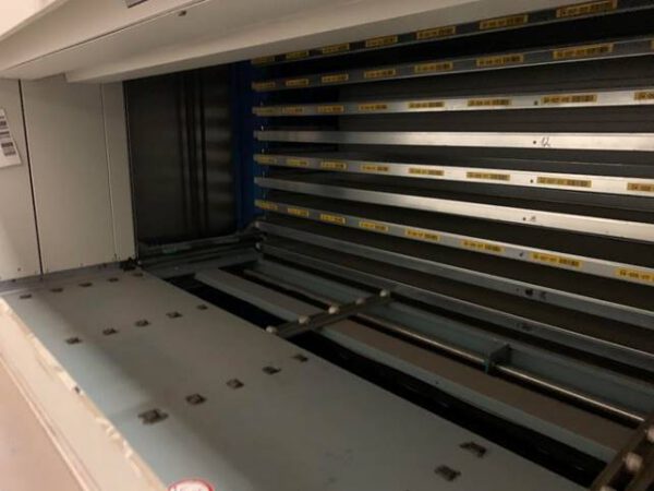 7 Stück Lagerlift, Kardex, ca. 6,30m bzw 1x 6,90m hoch (kürzbar), 2 Tablargrößen, 215/230kg pro Tablar, 1 Gerät 150kg – gebraucht -: – Bild 23
