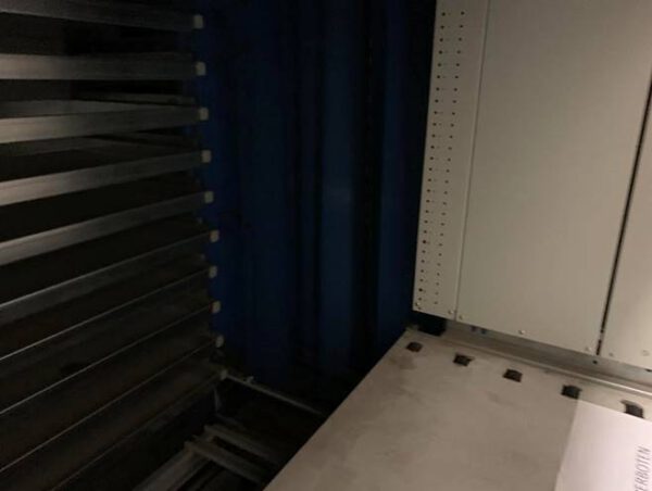 7 Stück Lagerlift, Kardex, ca. 6,30m bzw 1x 6,90m hoch (kürzbar), 2 Tablargrößen, 215/230kg pro Tablar, 1 Gerät 150kg – gebraucht -: – Bild 34