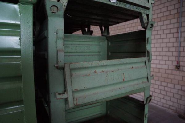 39 St. Stapelbehälter, Großbehälter, Transport- und Stapelbehälter Serie E, m. Klappe, L 800 x B 600 x H 605 mm, SSI Schäfer - gebraucht- : – Bild 7