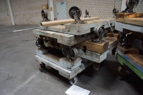 37 Stück sehr stabile Schwerlast Rollbretter - gebraucht- : lagertechnik