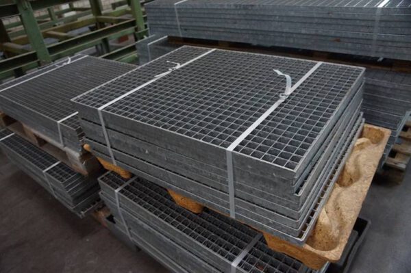 Posten Gitterroste, ca. 83 Stück – vorrangig wird der komplette Posten verkauft!! – Bild 12