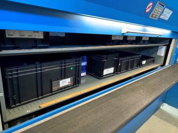 2 Stück Lagerpaternoster, Kardex, 250kg / Gondel, 4,40m hoch, 17 Gondeln – Bild 13