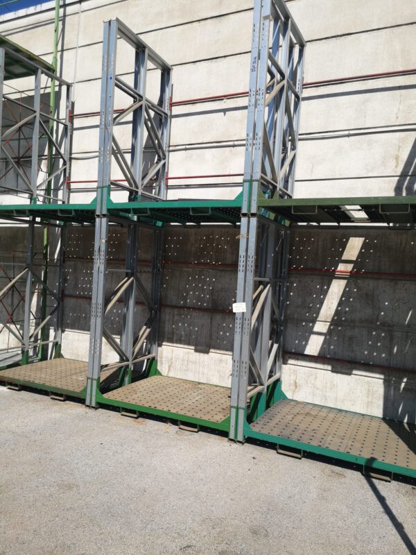 250x Rungengestelle / Lagergestelle / Stapelgestelle, ca. 1,98 x 1,40 x 2,45m