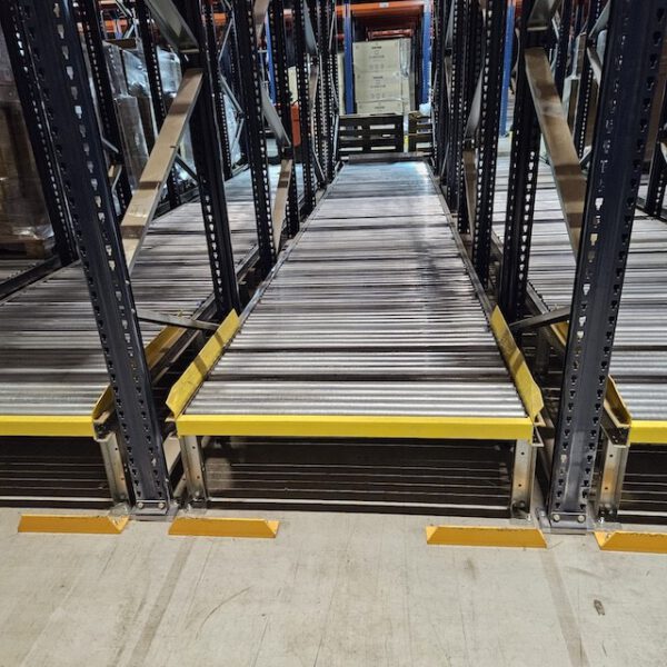 Radio-Shuttle Palettenregal für Europaletten etc. ähnlich  Einfahrregal, Mecalux, 800kg / Palette, max. 5776 Palettenstellplätze – Bild 20
