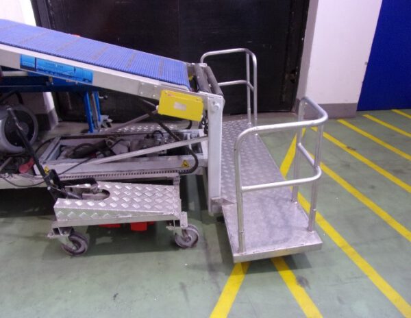 Ausziehbares Teleskopförderband, Aluminium, Länge 8000 – 20.700mm Nutzbreite 600 mm Gliedband, mit hydraulisch höhenverstellbarer Arbeitsbühne – Bild 4